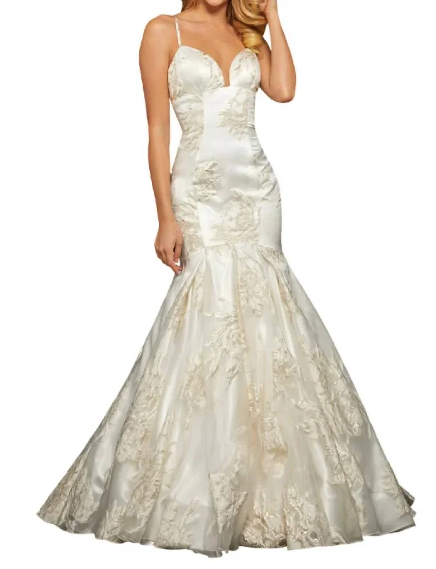 plus-size friendly wedding dressesMetallic Print Mermaid Wedding Dress In Ivory/gold