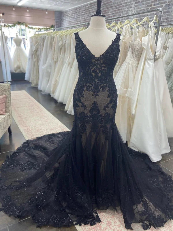 ready-to-wear wedding dressesDingJiDress Black Straps V-neck Mermaid Wedding Dress With Beads Lace