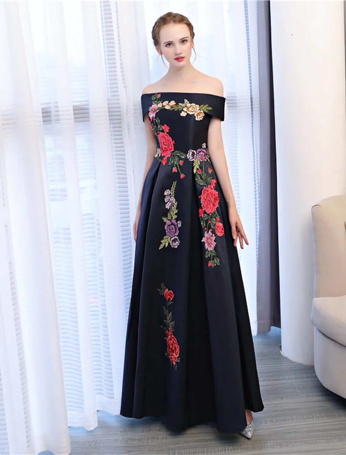 sweetheart neckline wedding dressesA-Line Floral Dress Wedding Guest Floor Length Sleeveless Off Shoulder Satin with Embroidery Appliques