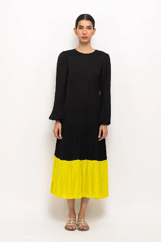 maxi dresses with off-the-shoulder necksBlack-Yellow Gather Maxi Dress